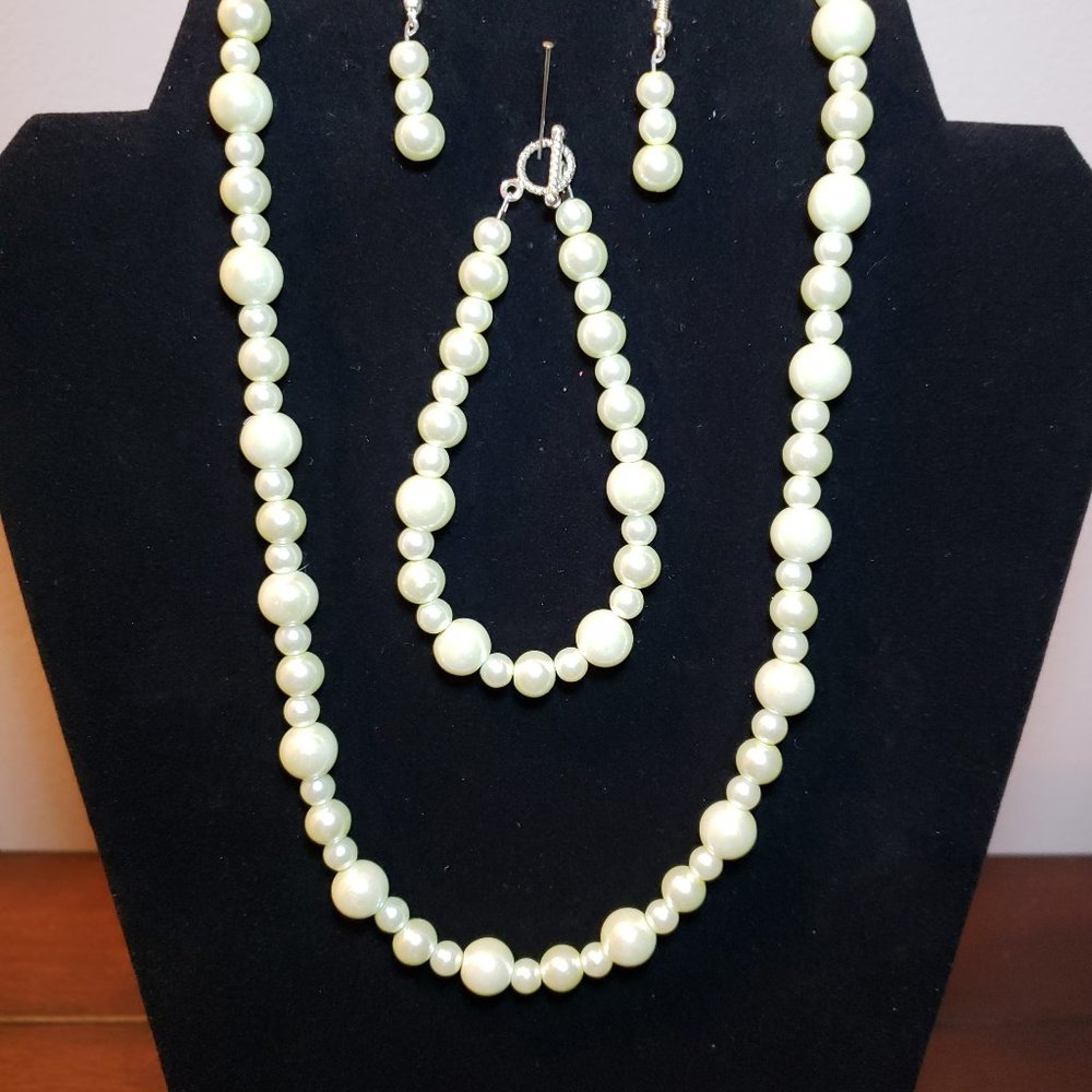 White Pearl Jewelry Sets